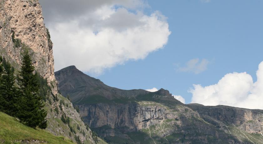 Ferienwohnung Cedepuent De Sot Wolkenstein in Gröden Zimmer foto