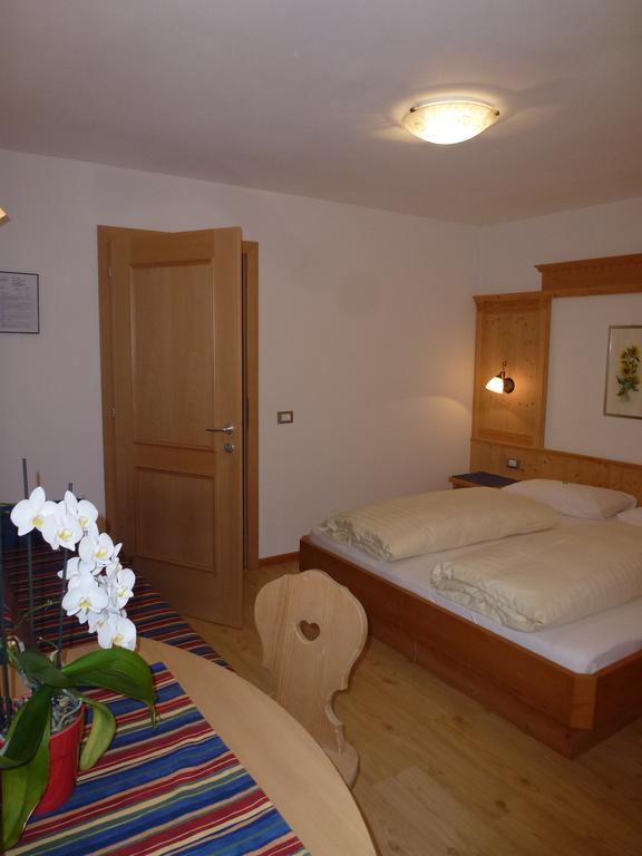 Ferienwohnung Cedepuent De Sot Wolkenstein in Gröden Zimmer foto